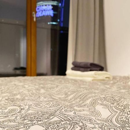 Exclusive 2Br! Apartment Near City Center +Netflix Varsovie Extérieur photo