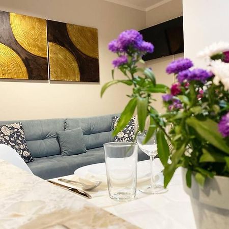 Exclusive 2Br! Apartment Near City Center +Netflix Varsovie Extérieur photo